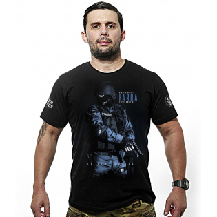 Camiseta Debaixo daquela Farda - Preto