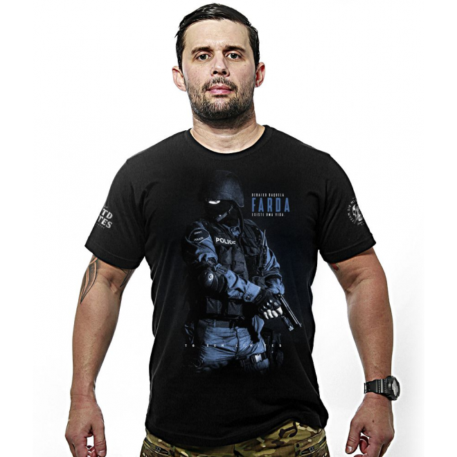 Camiseta Debaixo daquela Farda - Preto